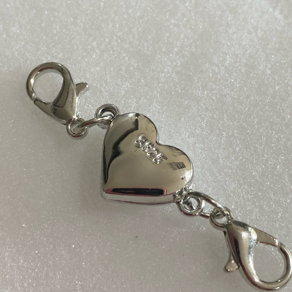 First offer wins ! Magnetic heart shaped extender